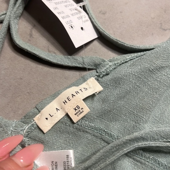 New backless top super cute 🔥 - Picture 4 of 5